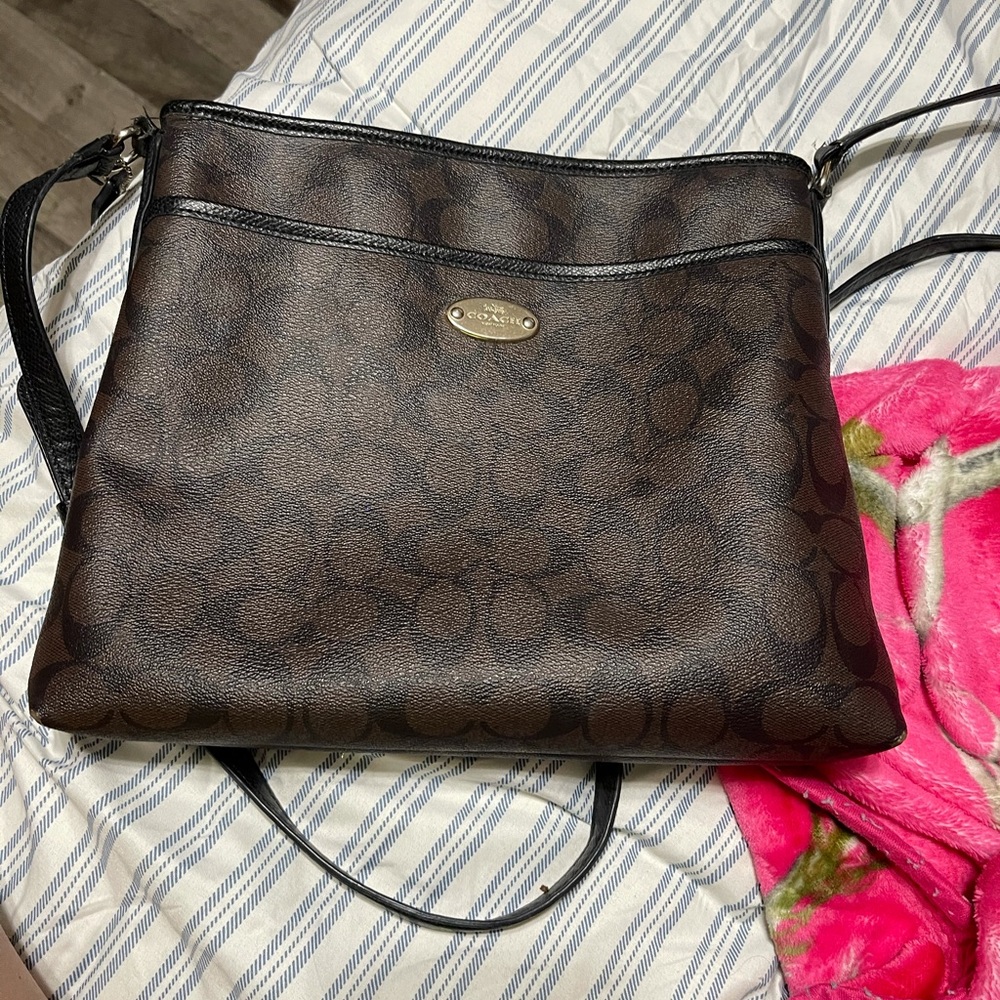 Coach purse mint condition very nice crossbody